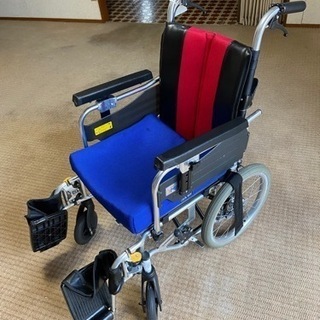 【値下げ】【美品】介助型車椅子  ※肉厚ジェルマット付の画像