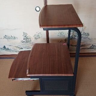 ロータイプパソコンデスクの画像