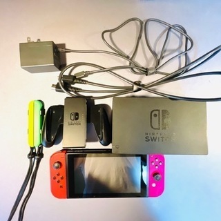 初期型 Nintendo Switch Joy-Con (L)レッド(R)ピンクの画像