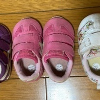 ベビーシューズ　アシックス　中古　各100円