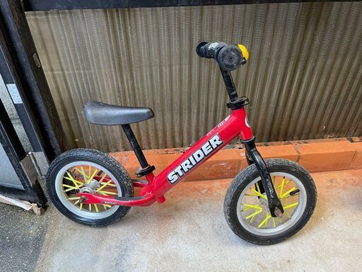 Strider Sport Red　カスタムホイール付き