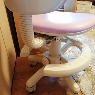 調節可能な学習用のいすの画像