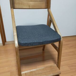 E-Toko　 学習チェア　 頭が良くなる椅子