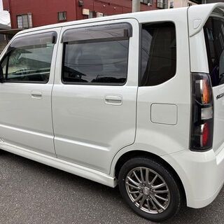 『全込み超特価』☆!!『RRターボ』☆!!『8万km』☆!!『ディーラー整備』☆!!『車検長い令和5年1月23日』☆!!『タイヤ4本バリ山』☆!!『タイミングチェーンエンジン』☆!!スズキ ワゴンR☆RR☆人気のパールホワイト☆コラム4AT☆フル装備☆ナビ/TV/DVD☆社外14インチアルミ☆電格ドアミラー☆キーレス☆ベンチシート☆『リサイクル料も、令和3年度自動車税も、全てコミコミの超特価』☆!!『更に千葉＆成田ナンバー管轄は名変代行無料サービス』☆!!『圧倒的な安さ』☆!!『超激安早い者勝ち』☆!!の画像