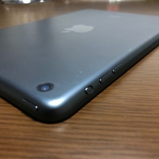 【取引中】iPad mini Wi-Fiモデル　32GB ブックカバー、フィルム付の画像