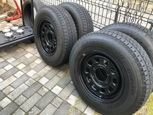 長野市発 引取限定 ハイエース スタッドレス 4本セット デイトナホイール ブリザック