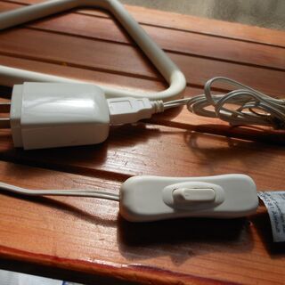 IKEA　イケア　デスクライト　ワークライト　白　黒　2個　LEDの画像