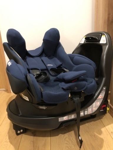 値下げしました！【チャイルドシート】アップリカ(Aprica)   (美品)ディアターンプラス ISOFIX AB ネイビーNV 回転式(1台)【アップリカ(Aprica)】[チャイルドシート 新生児 ］