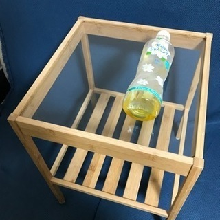 IKEA イケア　サイドテーブル　ガラステーブル　ネスナの画像