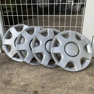 スバル（乗用車）純正　タイヤのホイルカバー(４枚）　1300円