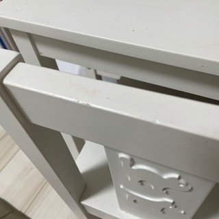 IKEA 子供机　お絵かきや工作に大活躍　椅子2脚の画像