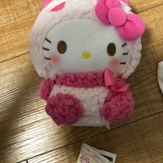 キティーちゃんのぬいぐるみ