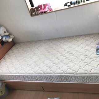 シングルベッド　マット引き出し付き