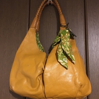 マザーハウス　ハナビラトート　中古