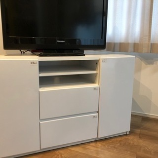 コーナーテレビ台　ほぼ新品　組み立て苦手な方！　角にテレビ置けます！