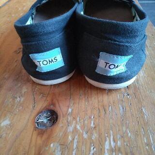 値下げ！TOMS トムス　美品の画像