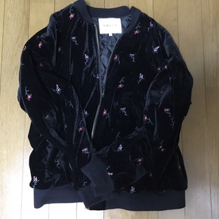 colza 黒に花柄のベロアジャンパー　