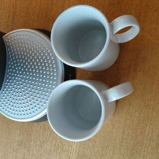 レコルトコーヒーメーカーとパイレックスティーポットの画像