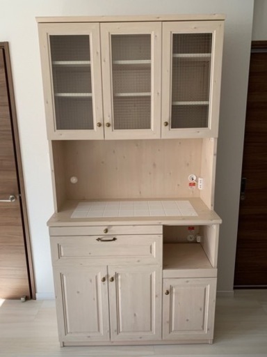 ユーアイ　マーゴット　食器棚　10月29日まで