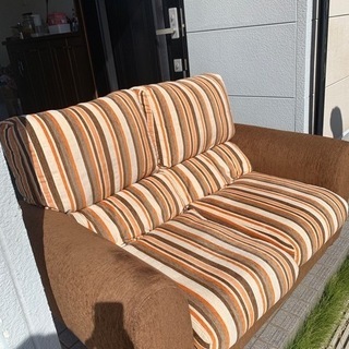 🉐ニトリ スペイン製2人掛けソファー