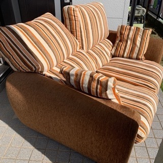 🉐ニトリ スペイン製2人掛けソファーの画像