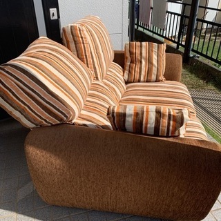 🉐ニトリ スペイン製2人掛けソファーの画像