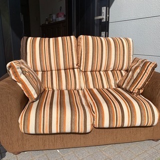 🉐ニトリ スペイン製2人掛けソファーの画像