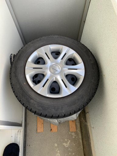 【商談中】日産ノート純正　スタッドレスタイヤ付きホイール4本　ブリザック　185/70/R14