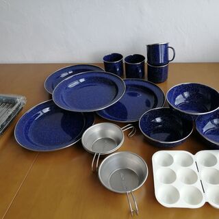 コールマンColeman ホーロー食器セット(未使用品)各４客　...
