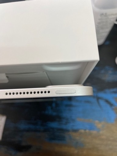 【美品】iPad pro 第2世代 11インチ 256GB Wi-Fiモデル  シルバー MXDD2J/A 2021/10/17