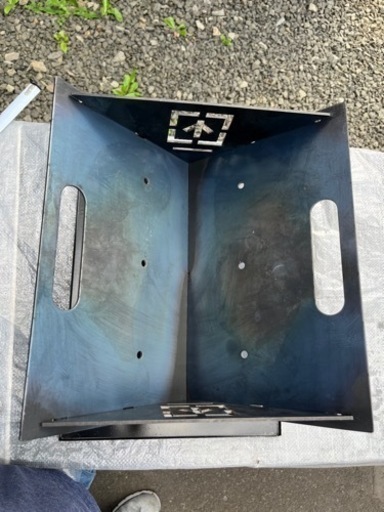 キャンプ用品　焚き火台