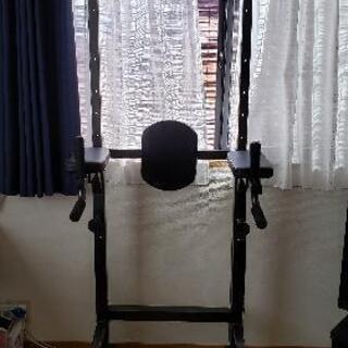 トレーニングマシン　ぶら下がり　懸垂　腹筋