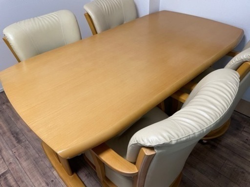 ダイニングテーブル、チェア