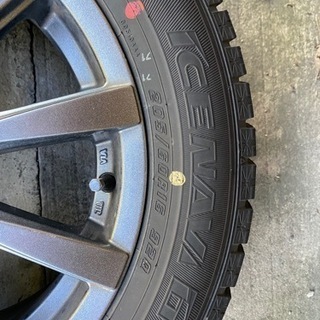スタッドレスタイヤ（ホイール付き) 4本セット　205/60R1...