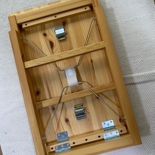無印の折りたたみ机の画像