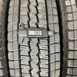 ハイエース キャラバン☆バリ山スタッドレス☆15インチスタッドレス☆貨物！195/80R15 107/105L LT DUNLOP wintermaxx SV01 2016年4本!!の画像