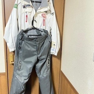 暖かくカッコいいスキーウェア　値段交渉可能の画像
