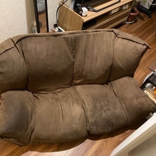 クロワッサンのようなソファーベッド無料で差し上げます