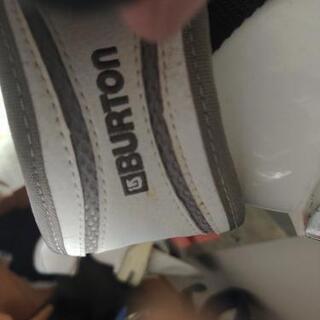 SALOMON TIARAのスノーボード、burtonビンディング付きの画像