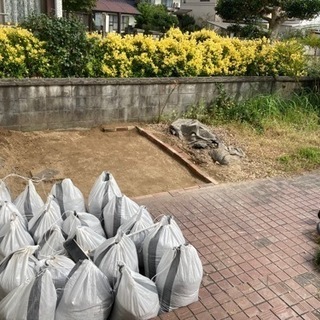 お話し中土嚢袋19袋を引き取ってほしいです。