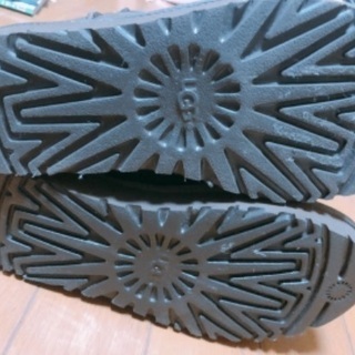 《値下げしました》UGG アグ　ブーツ 22cm 新品未使用の画像