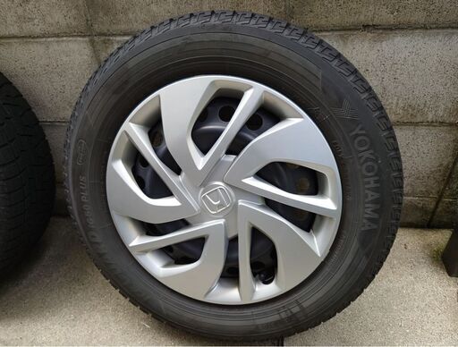 【値下げ】185/65R15スタッドレスタイヤ４本セット売ります