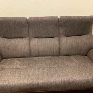 海外移住のためソファ譲ります