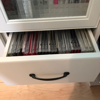 新生活に！真っ白なキャビネット　の画像