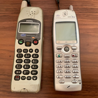 ガラケー　２台　携帯電話　バッテリーなしの画像