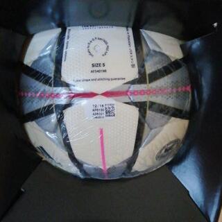 アディダスボールの画像