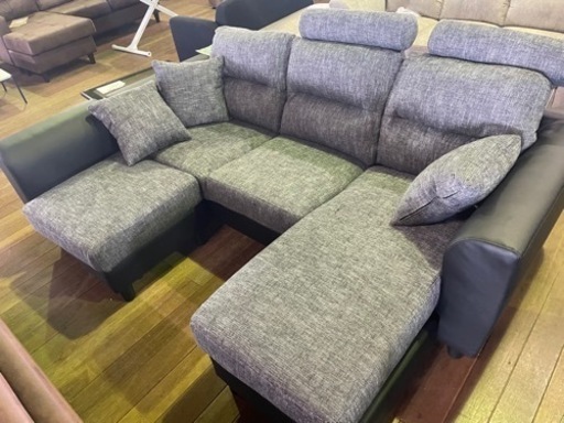 新作カウチソファー！新品です！39800円に消費税です！