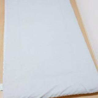 敷き布団となります。カバー付きです。の画像