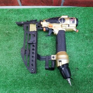 日立工機 N5004HMF 高圧フロアタッカー【リライズ野田愛宕店】【店頭取引限定】【中古】管理番号：ITUR4VVLFP1Pの画像