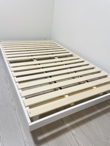【お取引決まりました】ベッドフレーム（セミダブル：120x200cm）